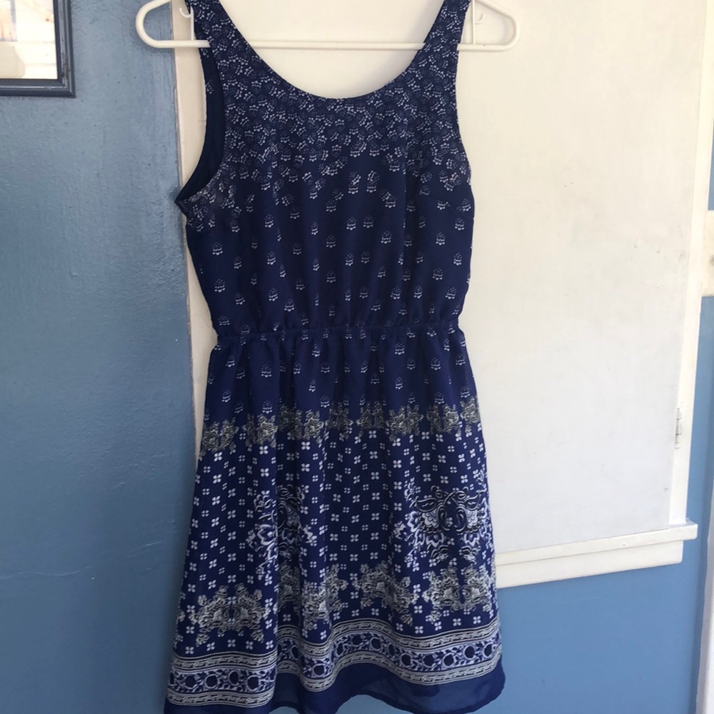 Beautiful blue patterned keyhole back dress